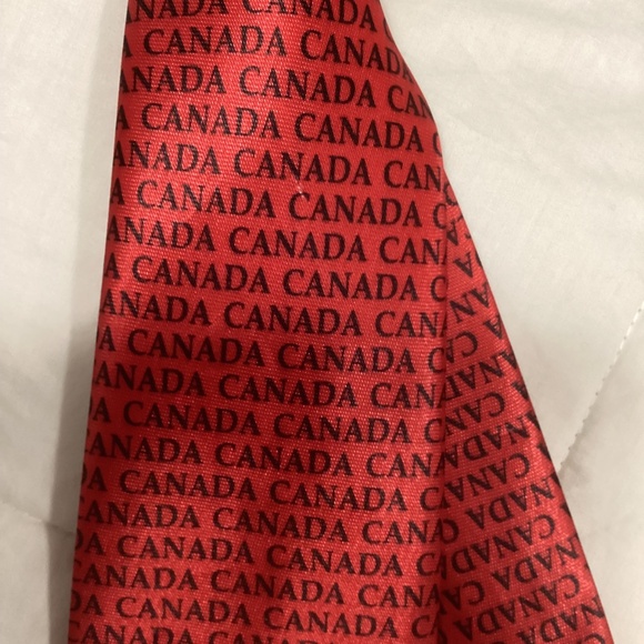 Canada Maple Leaf Vintage Look Necktie - Picture 3 of 4